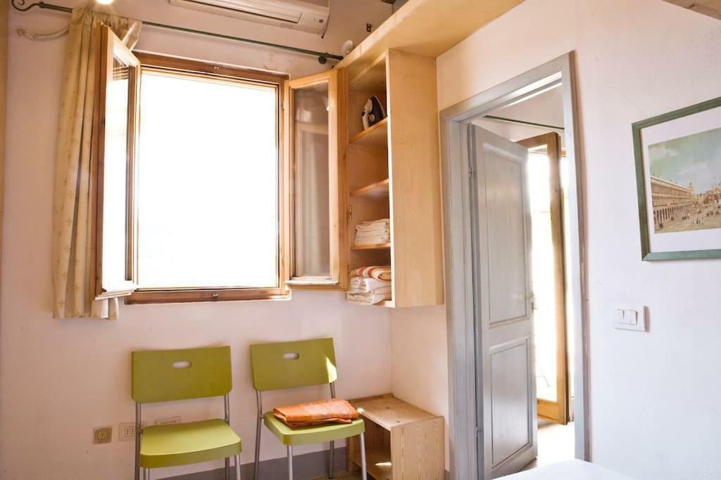 Rebby'S Terrace Apartment ฟลอเรนซ์ ภายนอก รูปภาพ